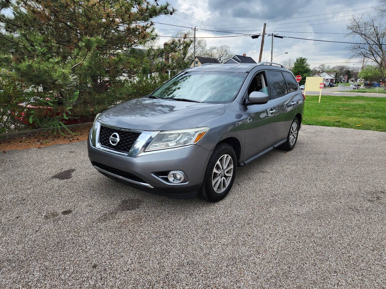 Used 2015 Nissan Pathfinder SV AWD/4WD image 13