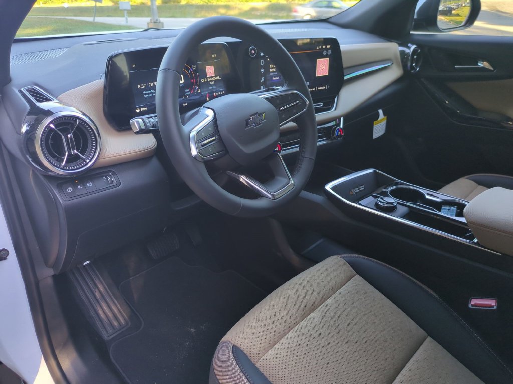 New 2027 Chevrolet Equinox ACTIV w/ Convenience Package III FWD image 16