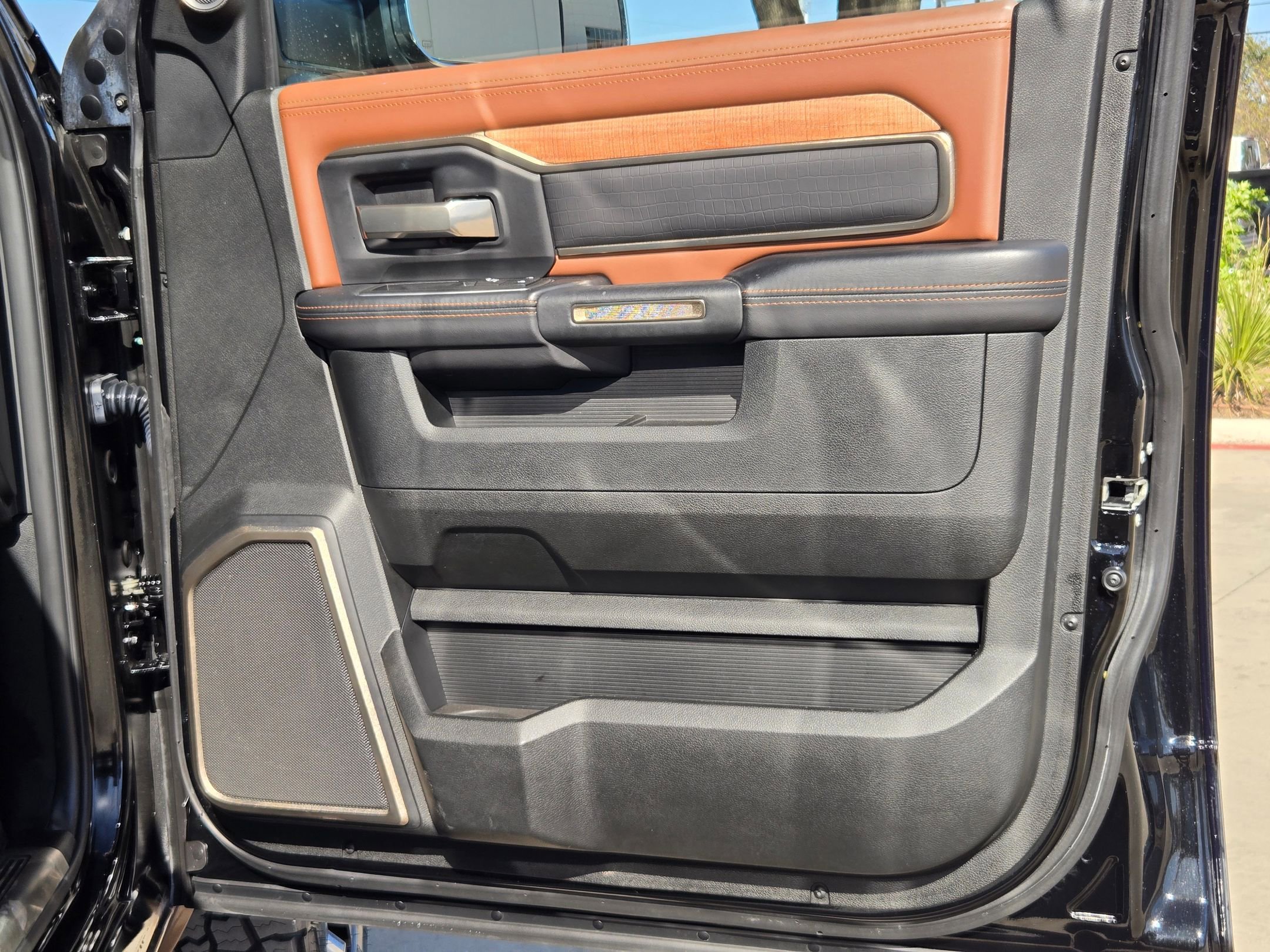 Used 2022 RAM 3500 Limited image 31