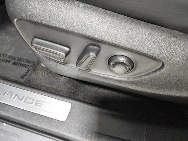 Used 2023 Toyota Highlander Limited image 20