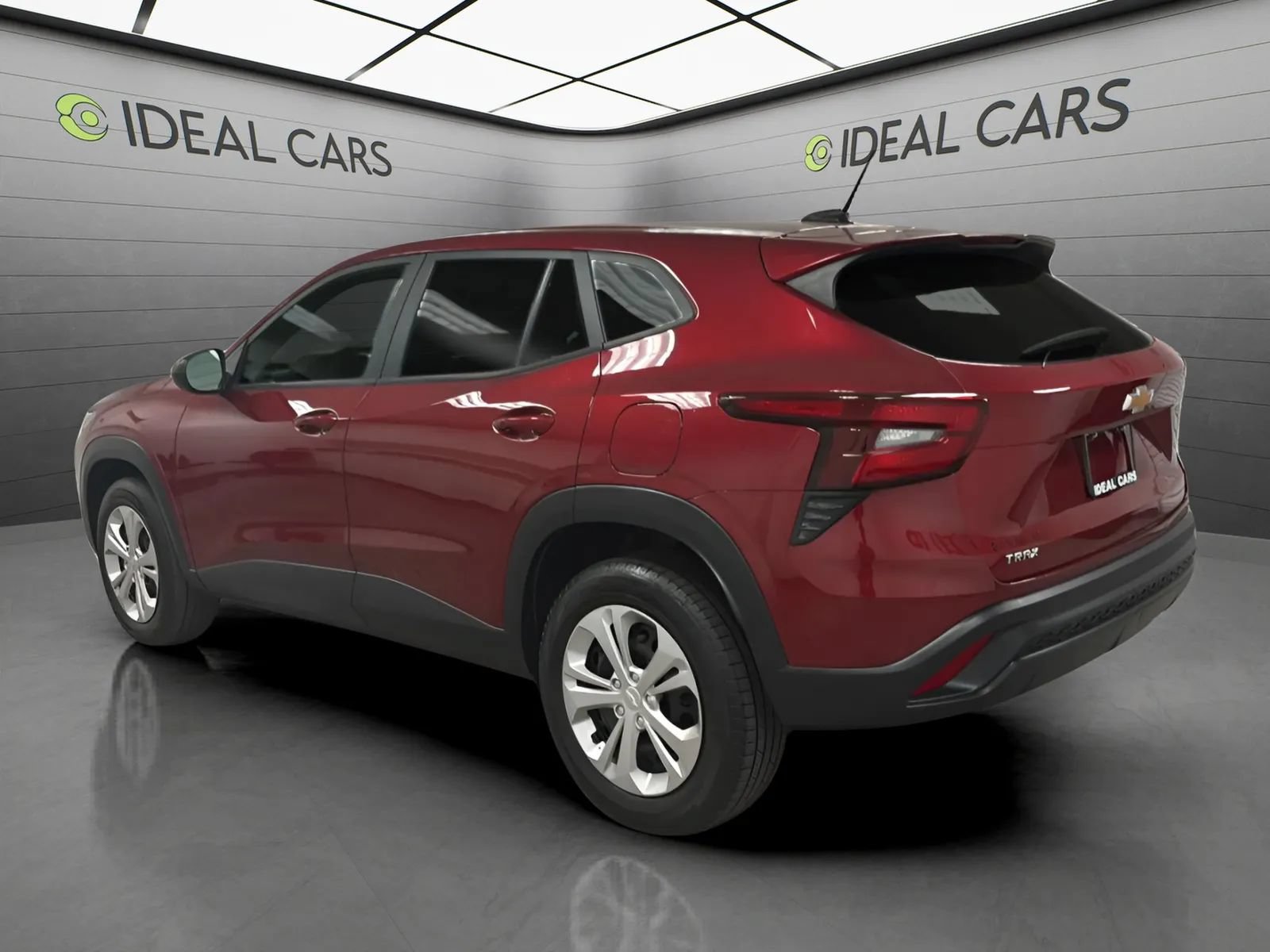 Used 2025 Chevrolet Trax LS FWD image 7