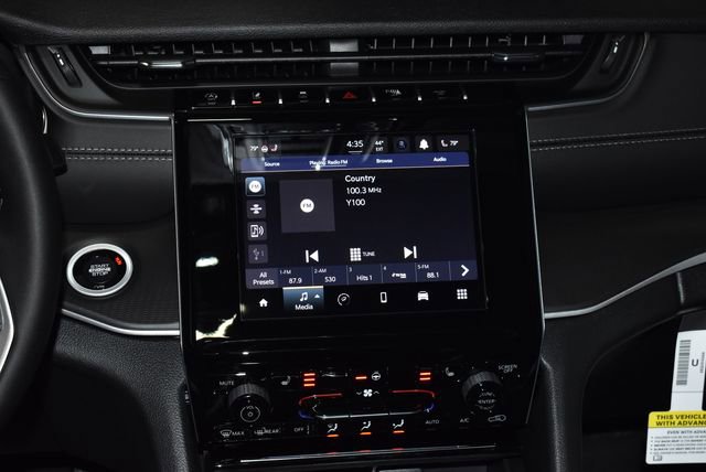 New 2025 Jeep Grand Cherokee Altitude image 16