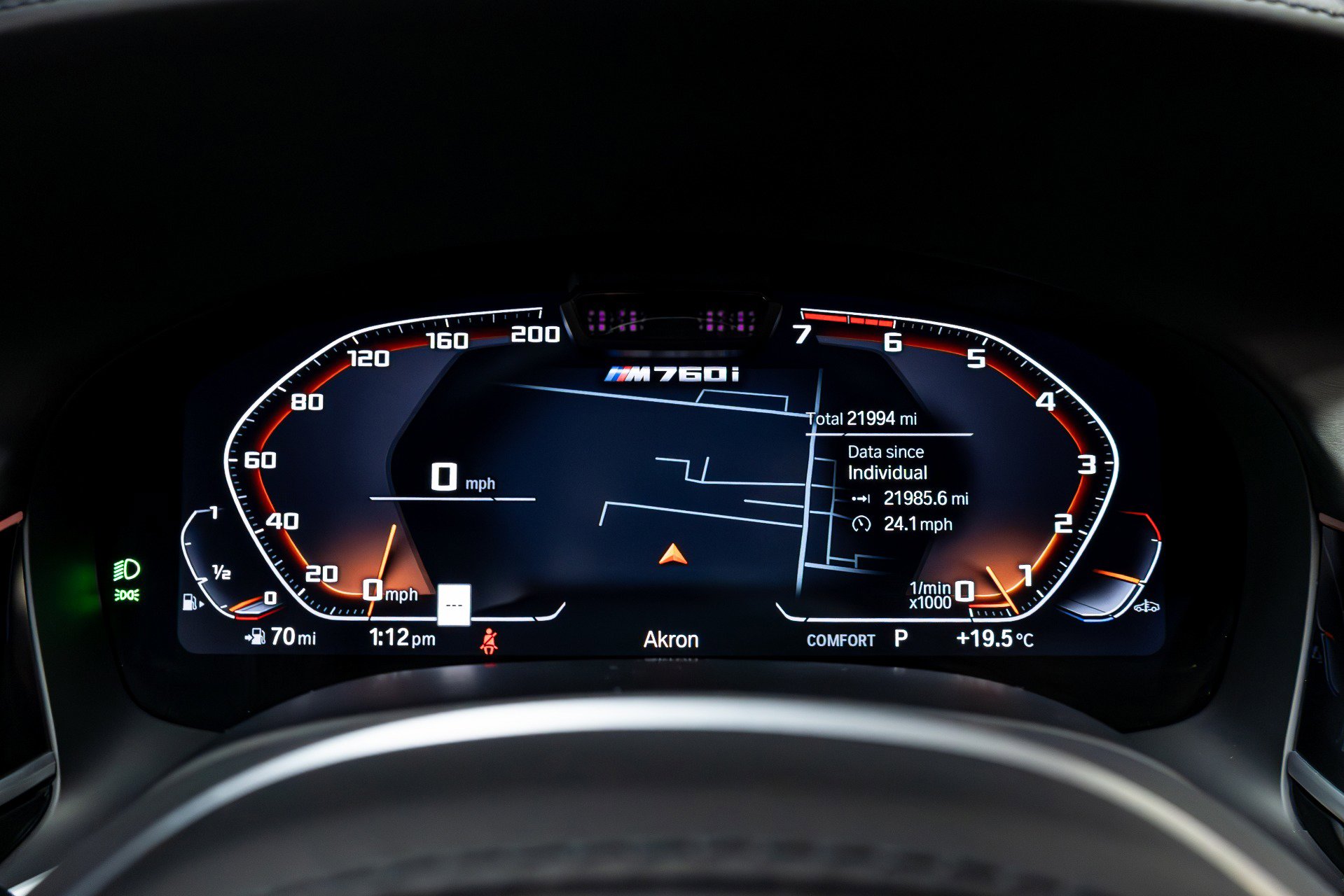 Used 2022 BMW M760i xDrive image 9