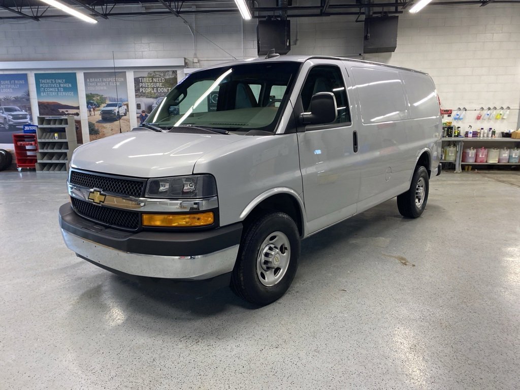 Used 2022 Chevrolet Express 2500 w/ Driver Convenience Package image 3