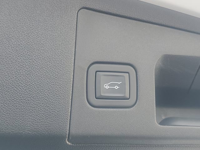 Certified 2025 Cadillac XT5 Premium Luxury w/ LPO, Floor Liner Package AWD/4WD image 9