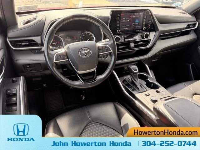 Used 2022 Toyota Highlander XSE image 11