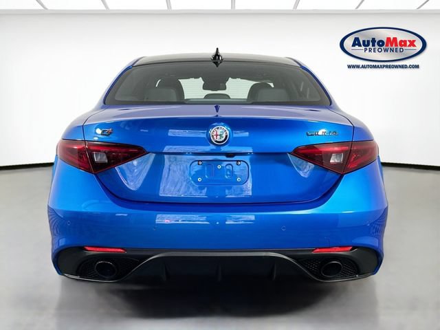 Used 2023 Alfa Romeo Giulia Estrema AWD/4WD image 8