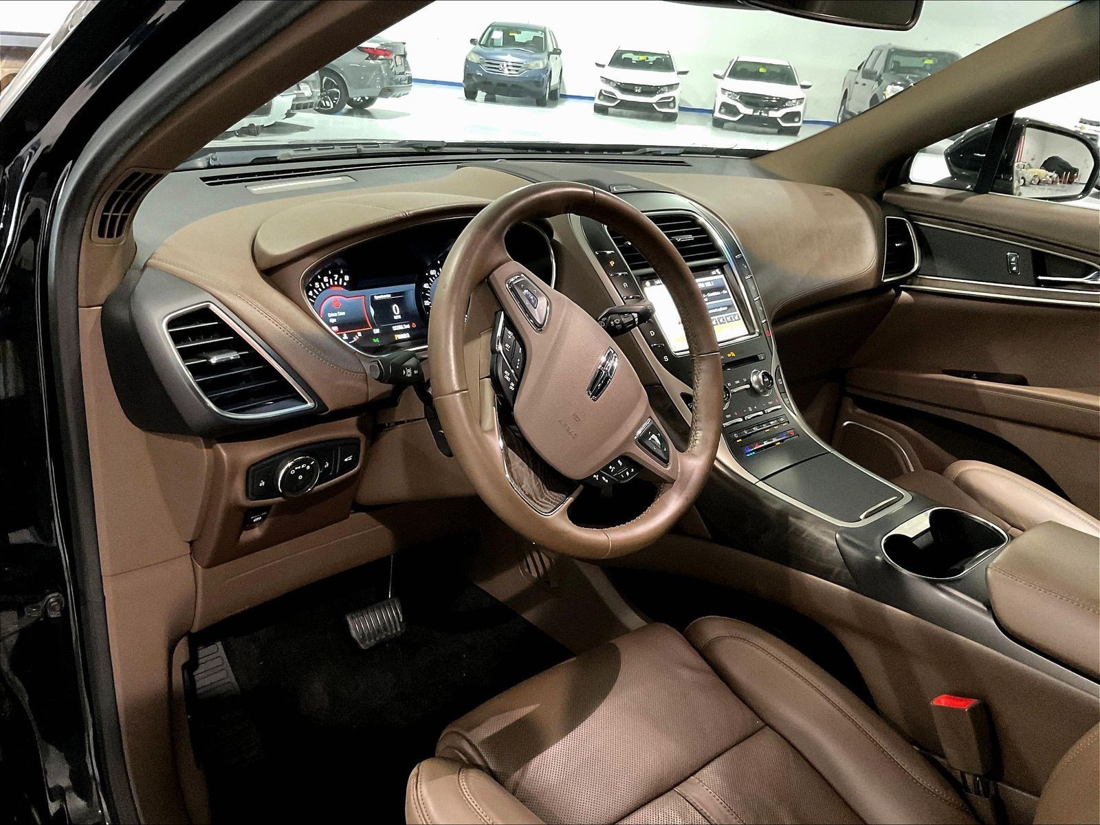 Used 2018 Lincoln MKX Reserve w/ Driver Assistance Package FWD image 4