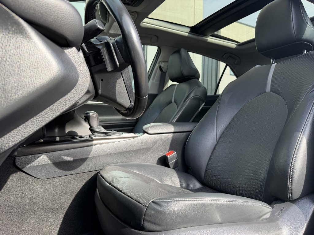 Used 2021 Toyota Camry XSE image 7