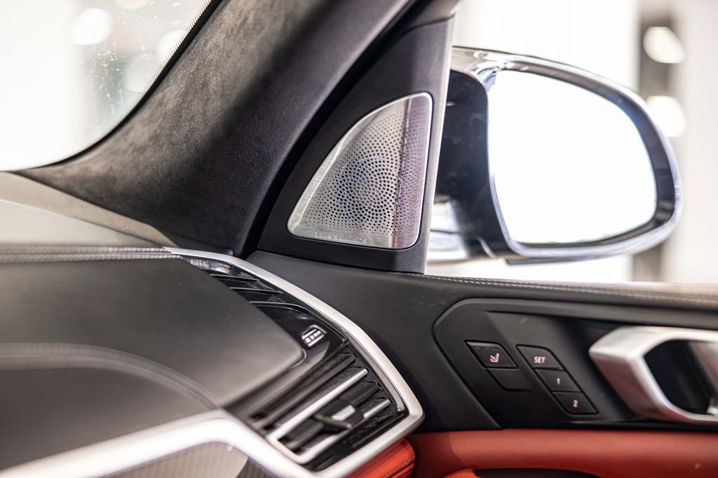 Used 2022 BMW X5 M Competition image 33