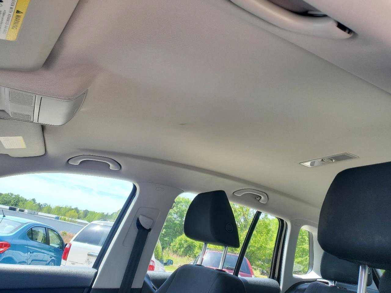 Used 2014 Volkswagen Tiguan S image 18