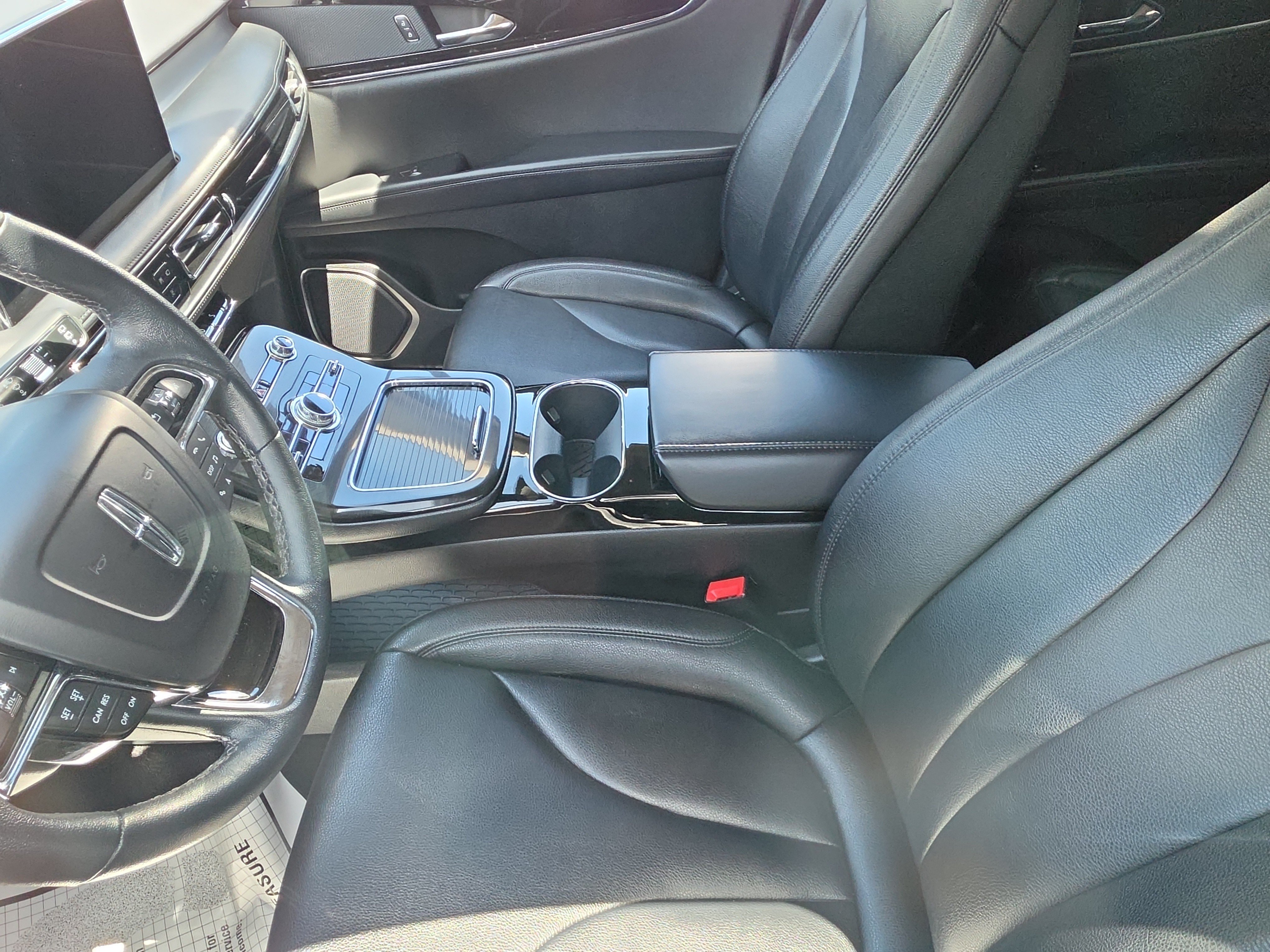 Used 2022 Lincoln Nautilus FWD image 13
