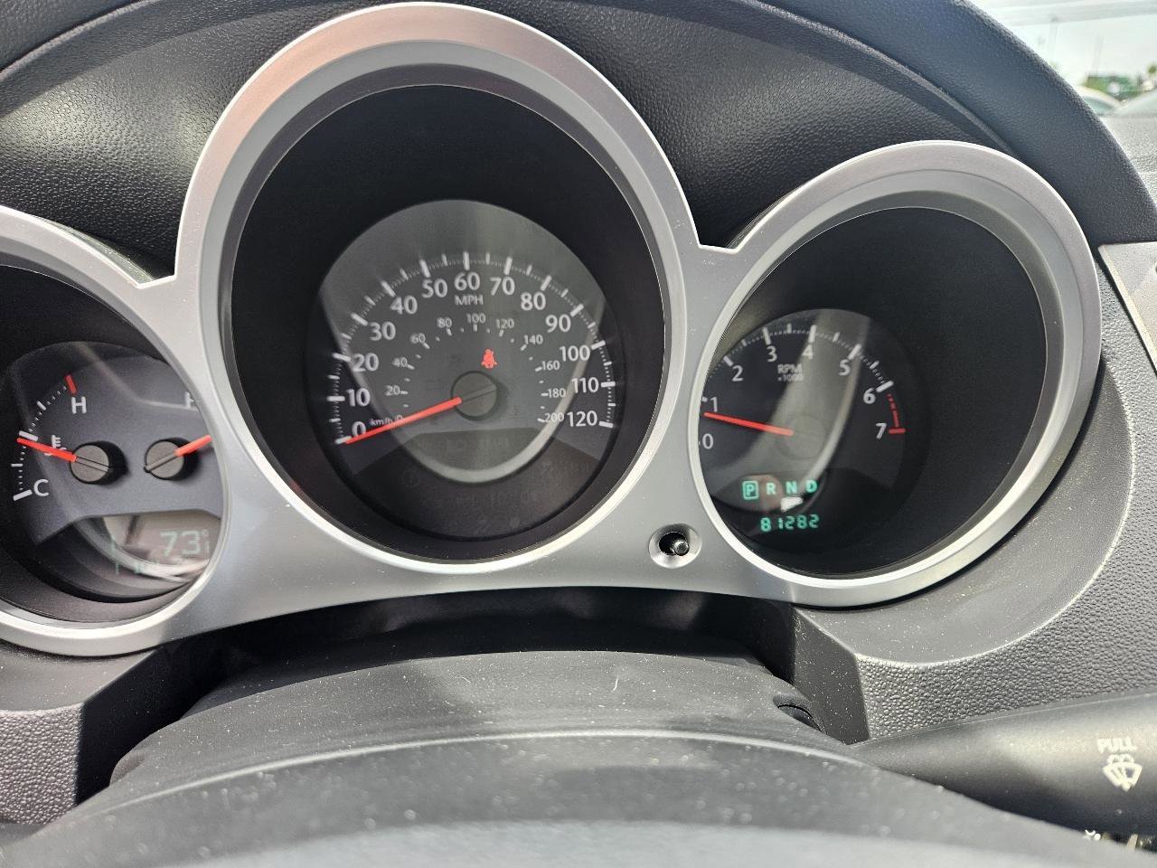Used 2010 Chrysler Sebring Touring FWD image 19