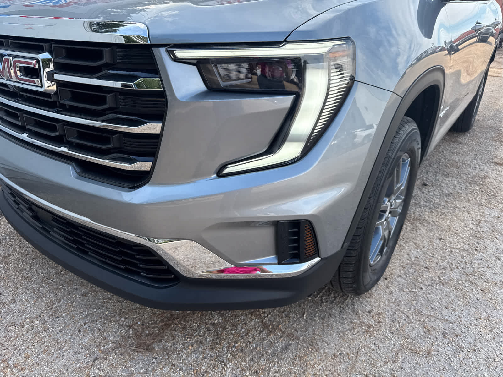 Used 2025 GMC Acadia Elevation FWD image 9