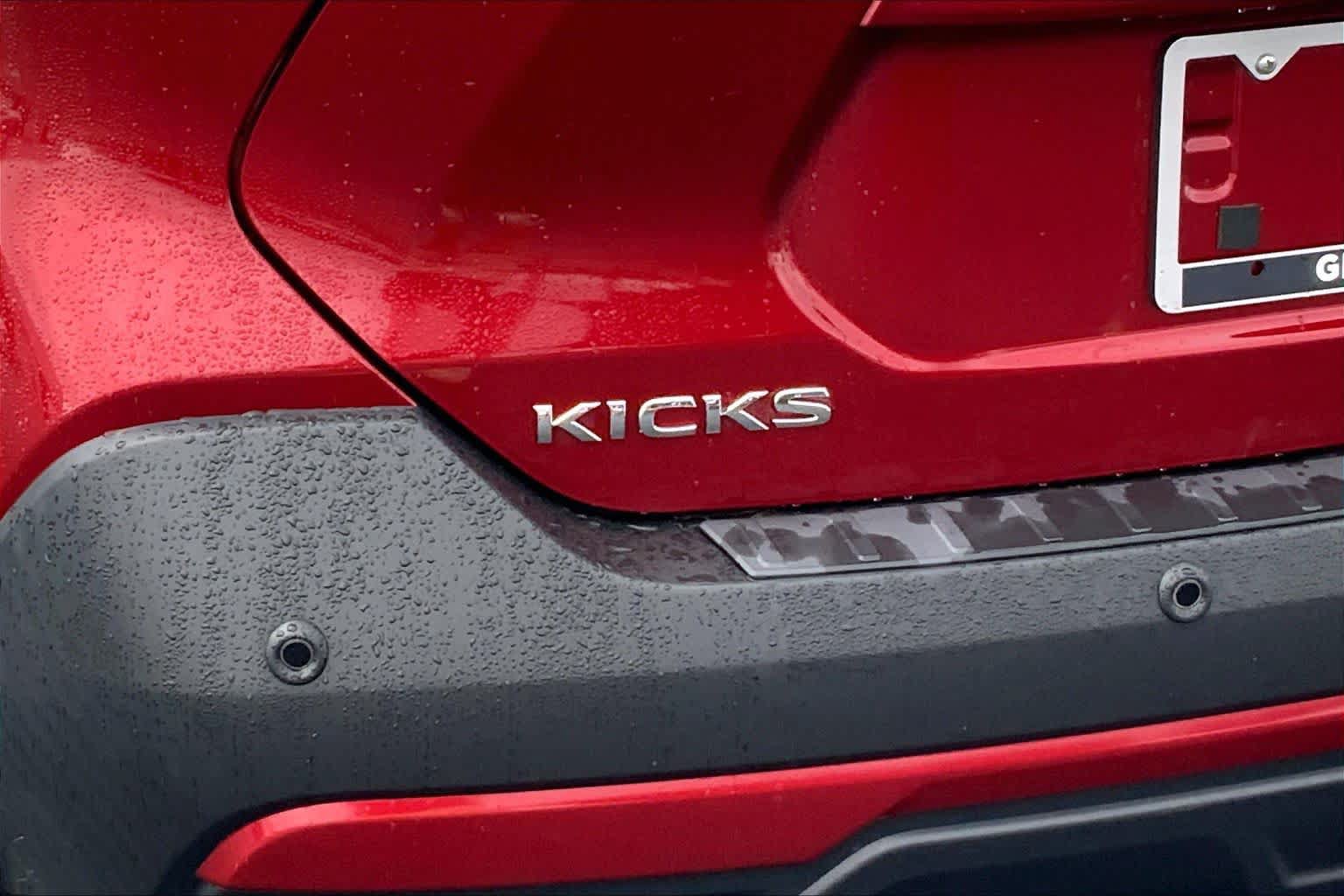 Used 2020 Nissan Kicks SR w/ SR Premium Package FWD image 10