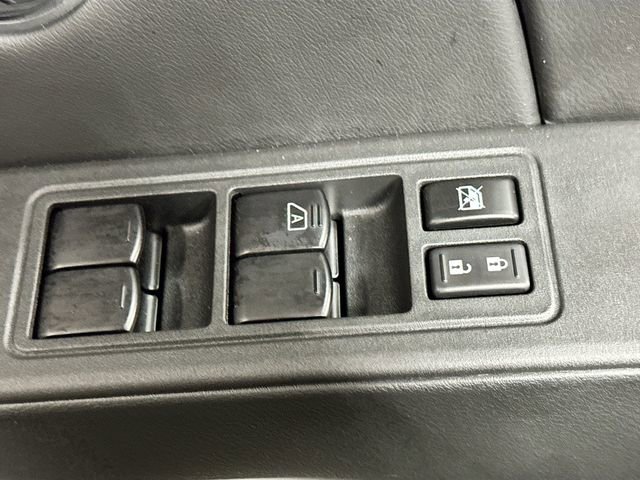 Used 2025 Nissan Frontier SV image 17