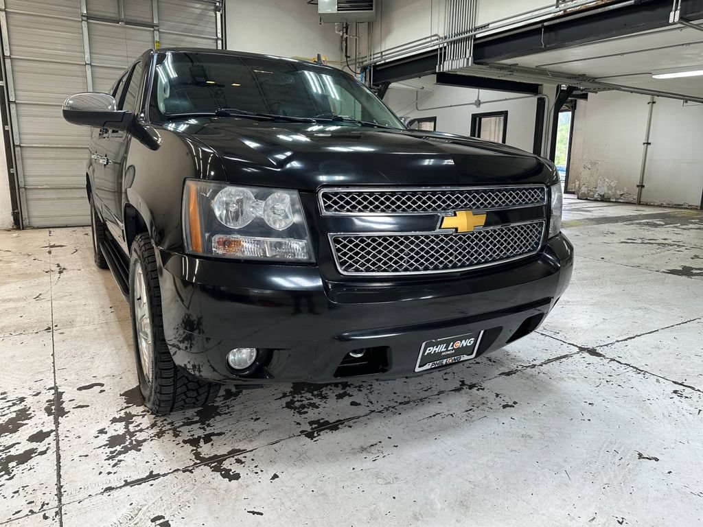 Used 2014 Chevrolet Suburban LTZ AWD/4WD image 26
