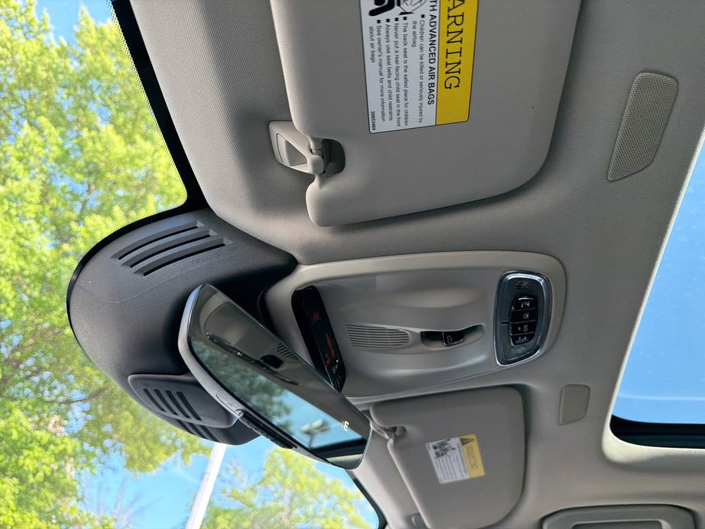 Used 2019 Volvo XC60 T5 Momentum w/ Multimedia Package AWD/4WD image 29