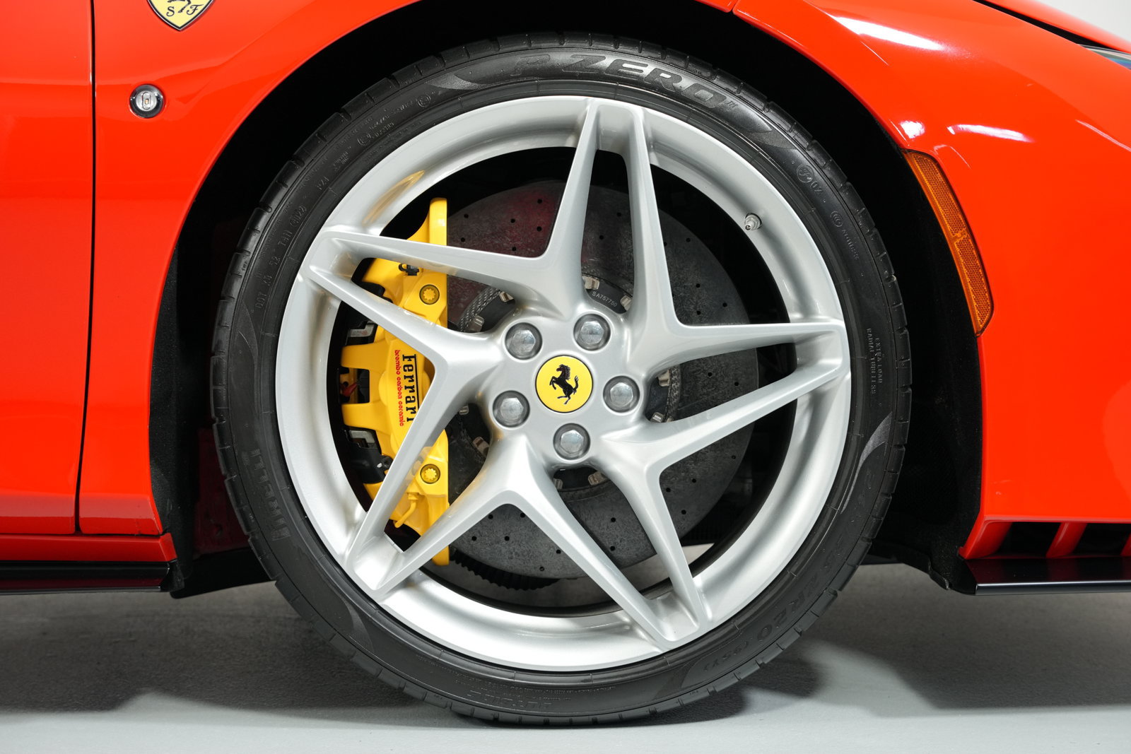 Used 2020 Ferrari F8 Tributo RWD image 17
