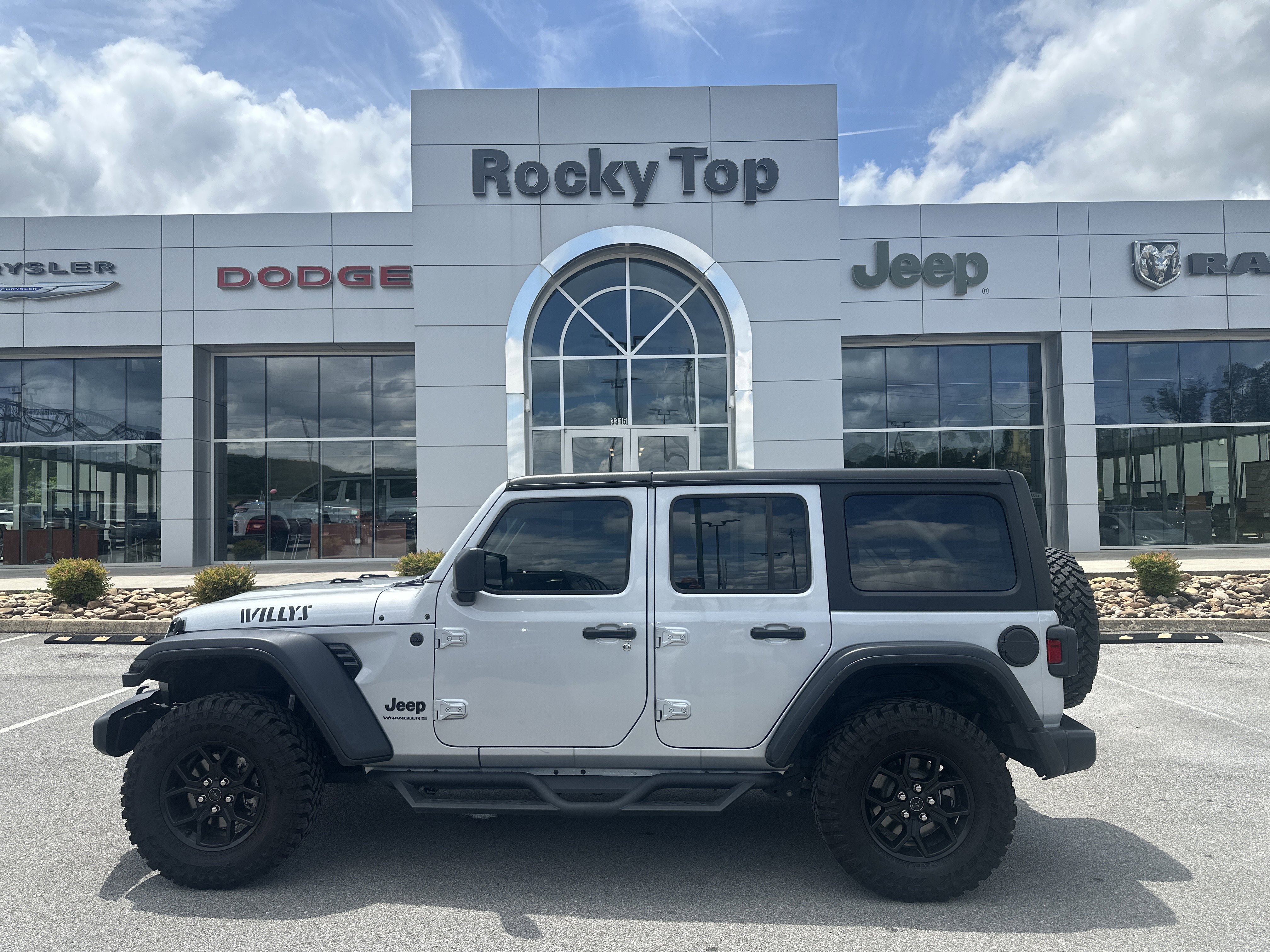 Used 2024 Jeep Wrangler Unlimited Sport AWD/4WD image 1