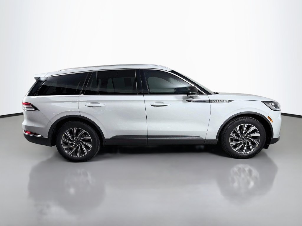 New 2027 Lincoln Aviator 2WD image 4