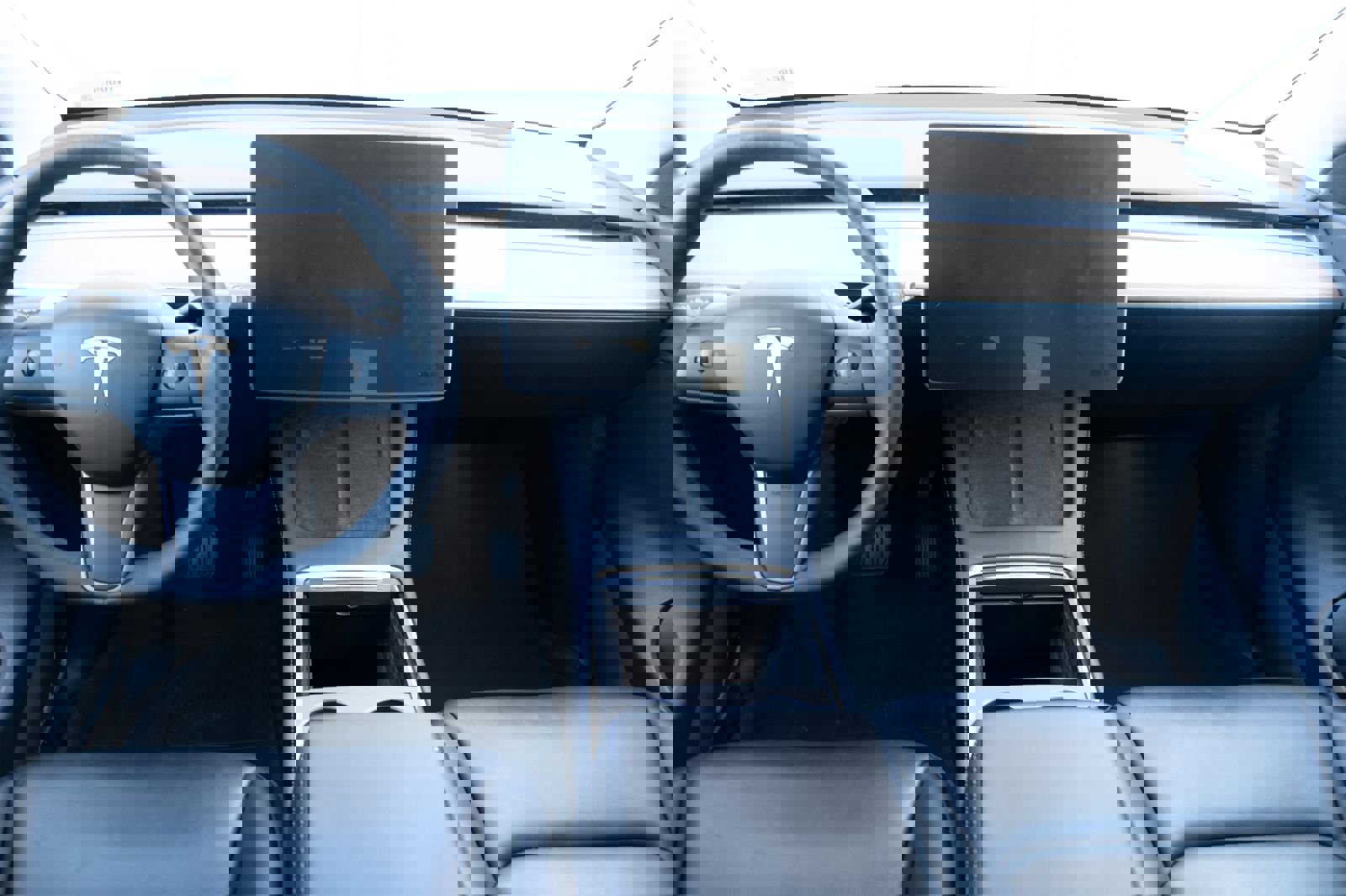 Used 2021 Tesla Model Y Long Range image 16