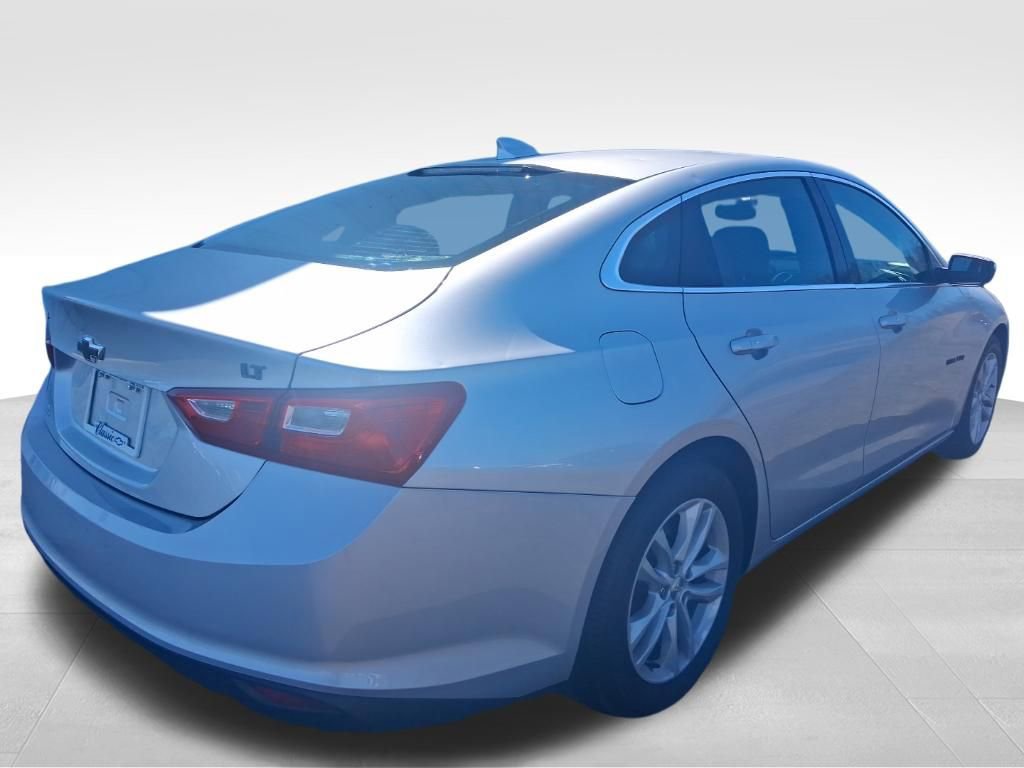 Used 2017 Chevrolet Malibu LT image 7