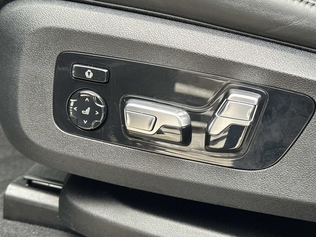 Used 2020 BMW X7 xDrive40i w/ Premium Package AWD/4WD image 29