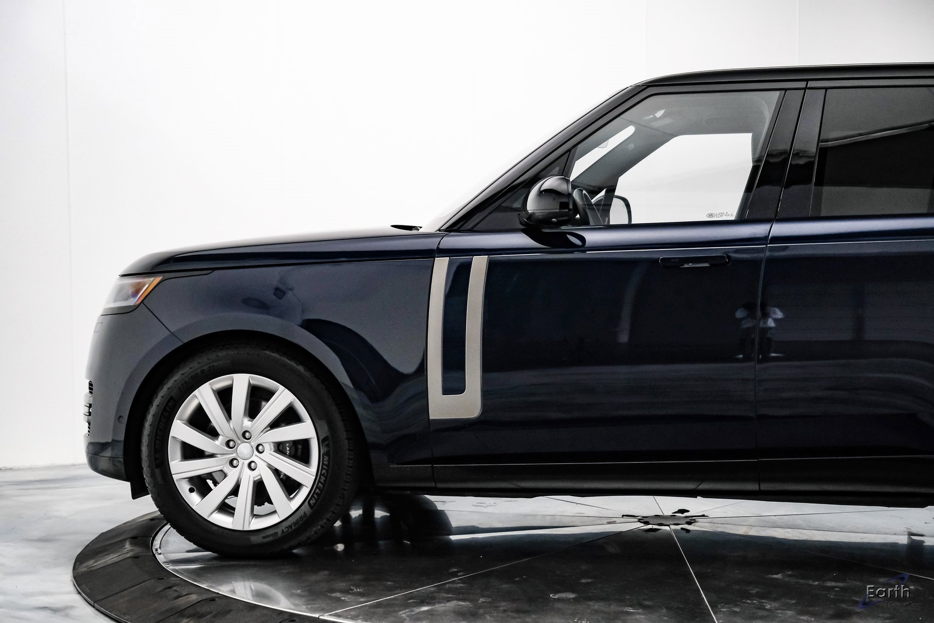 Used 2023 Land Rover Range Rover SE image 6