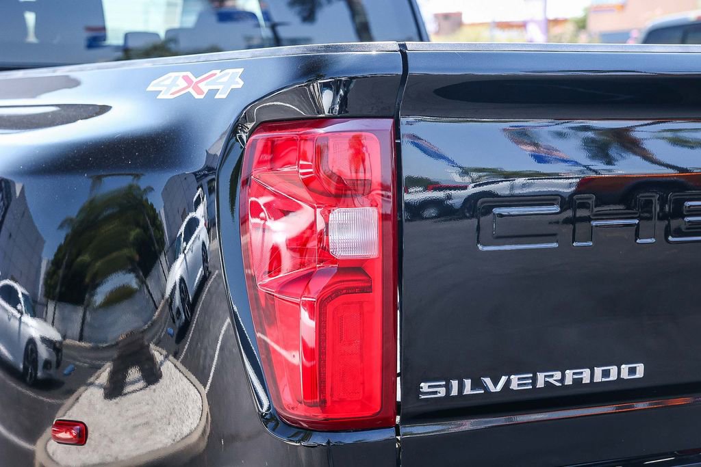 Used 2022 Chevrolet Silverado 3500 LTZ image 9