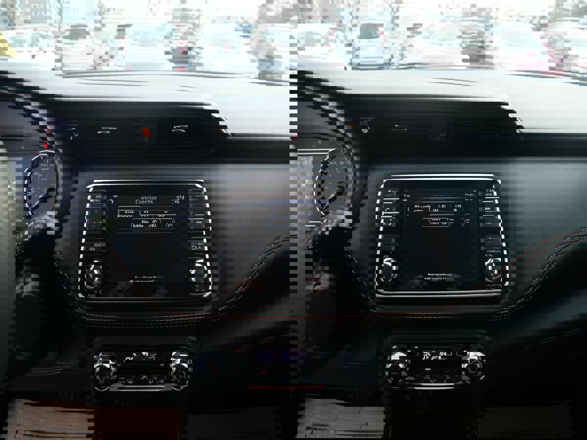 Used 2020 Nissan Kicks SR w/ SR Premium Package image 13