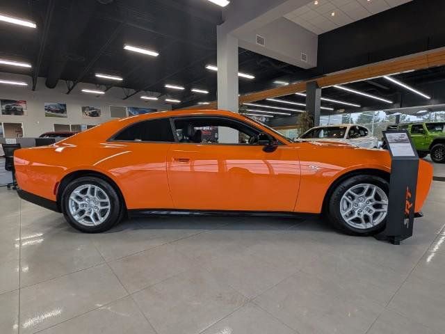 New 2025 Dodge Charger Daytona R/T w/ Sun & Sound Package AWD/4WD image 2