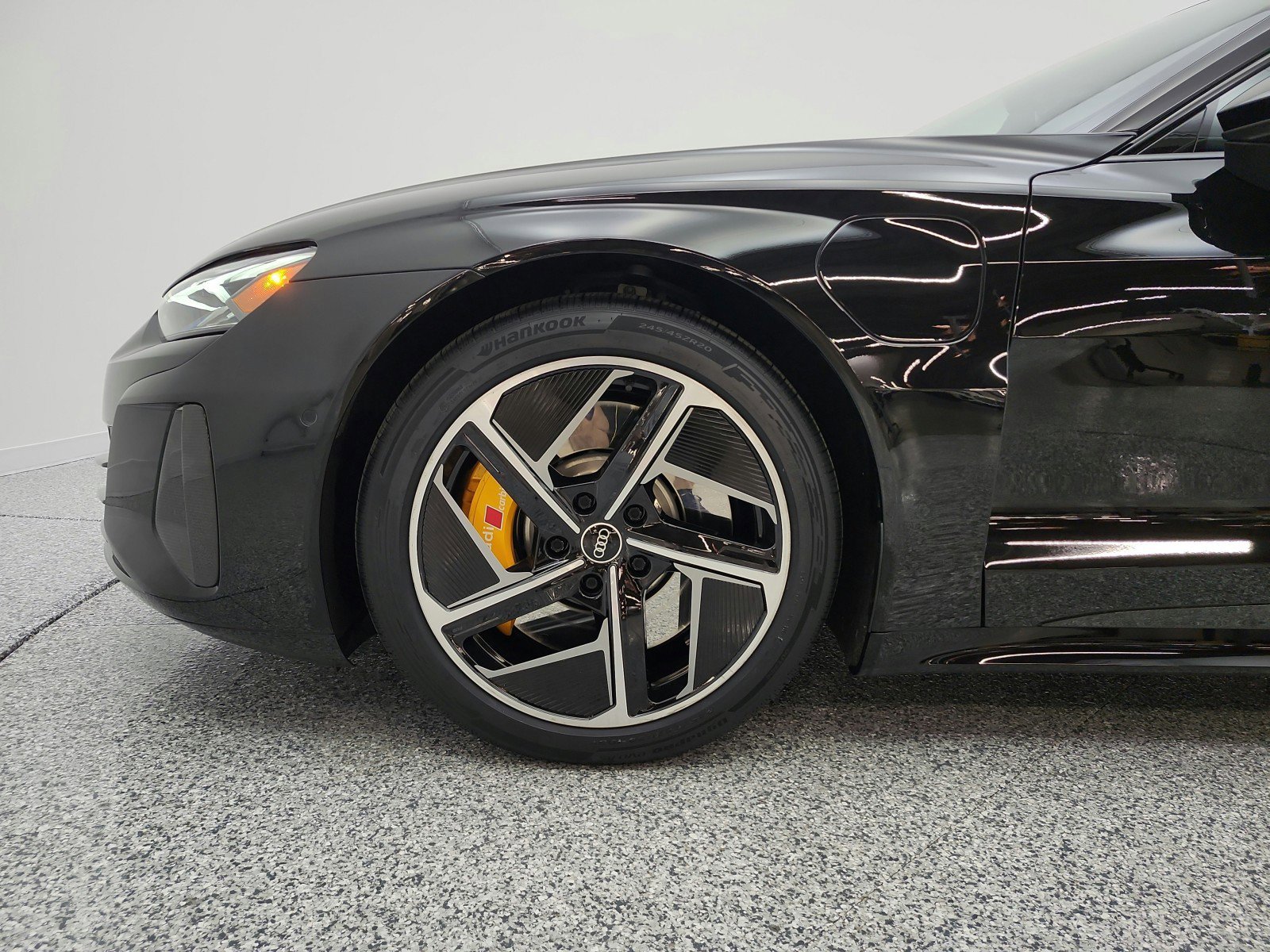 Used 2023 Audi RS e-tron GT w/ Carbon Performance Package AWD/4WD image 21