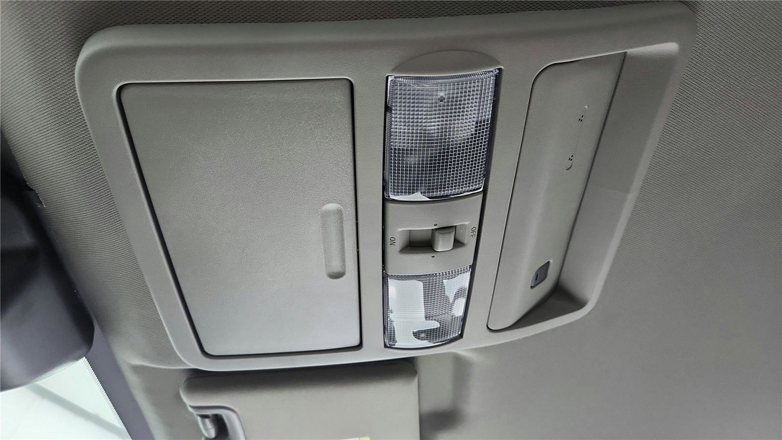 Certified 2025 Nissan Frontier SV image 17