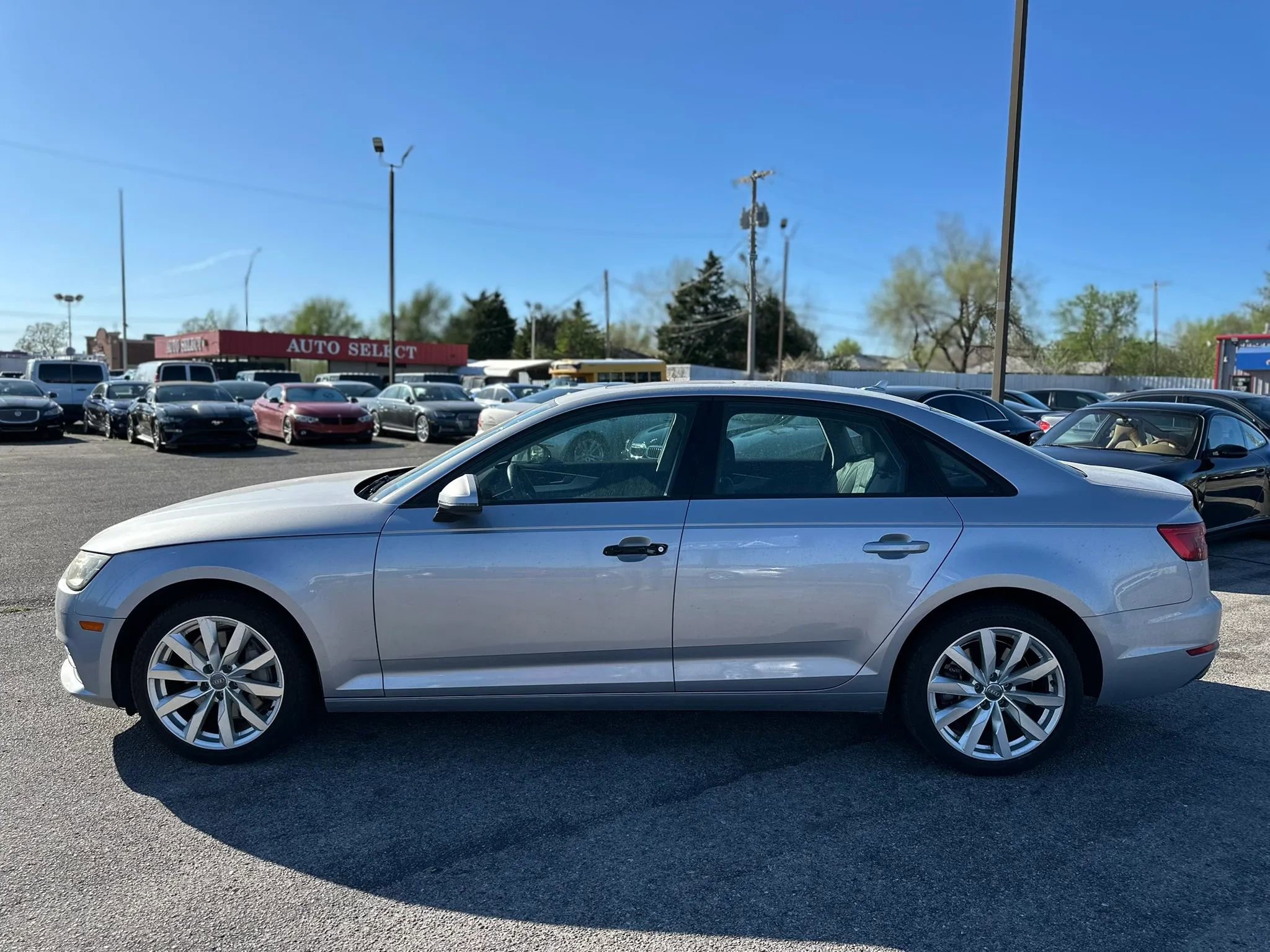 Used 2017 Audi A4 2.0T Premium w/ Audi MMI Navigation Plus FWD image 9