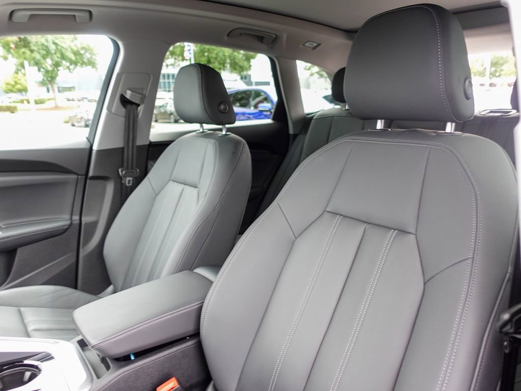 Used 2025 Audi Q5 Premium Plus w/ Premium Plus AWD/4WD image 21