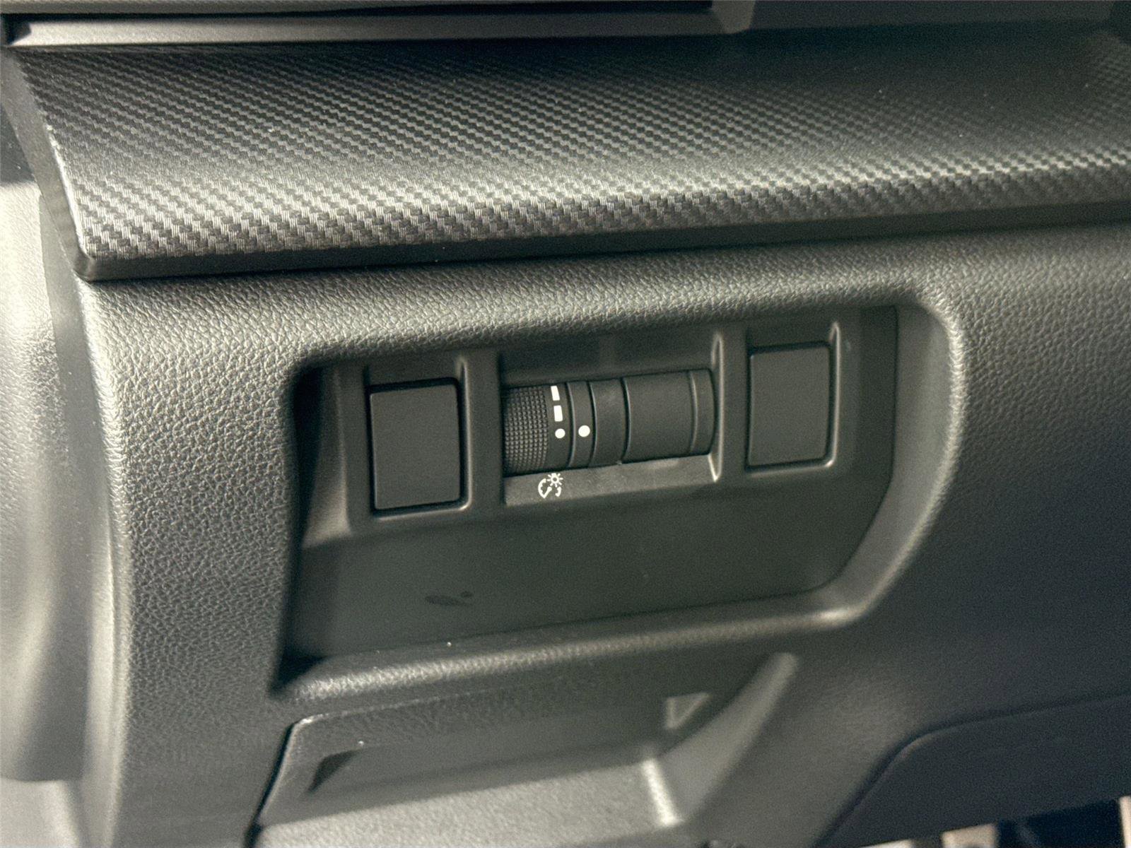 Used 2025 Subaru Crosstrek 2.5i Sport w/ Popular Package #4A AWD/4WD image 15