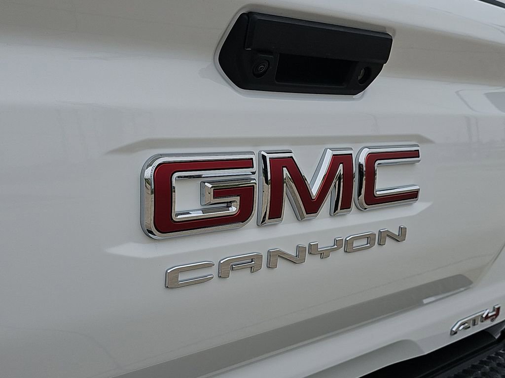 New 2025 GMC Canyon AT4 w/ Nightfall Edition image 39