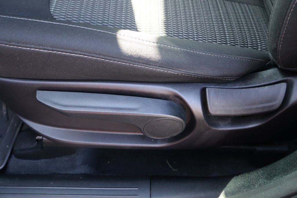 Used 2022 Kia Sorento LX image 32