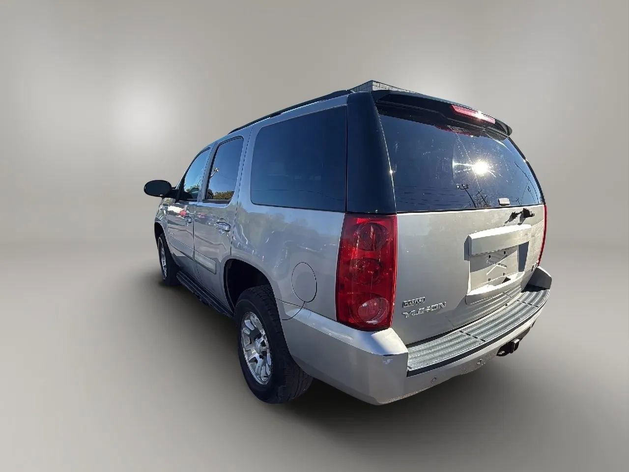 Used 2007 GMC Yukon SLE image 3