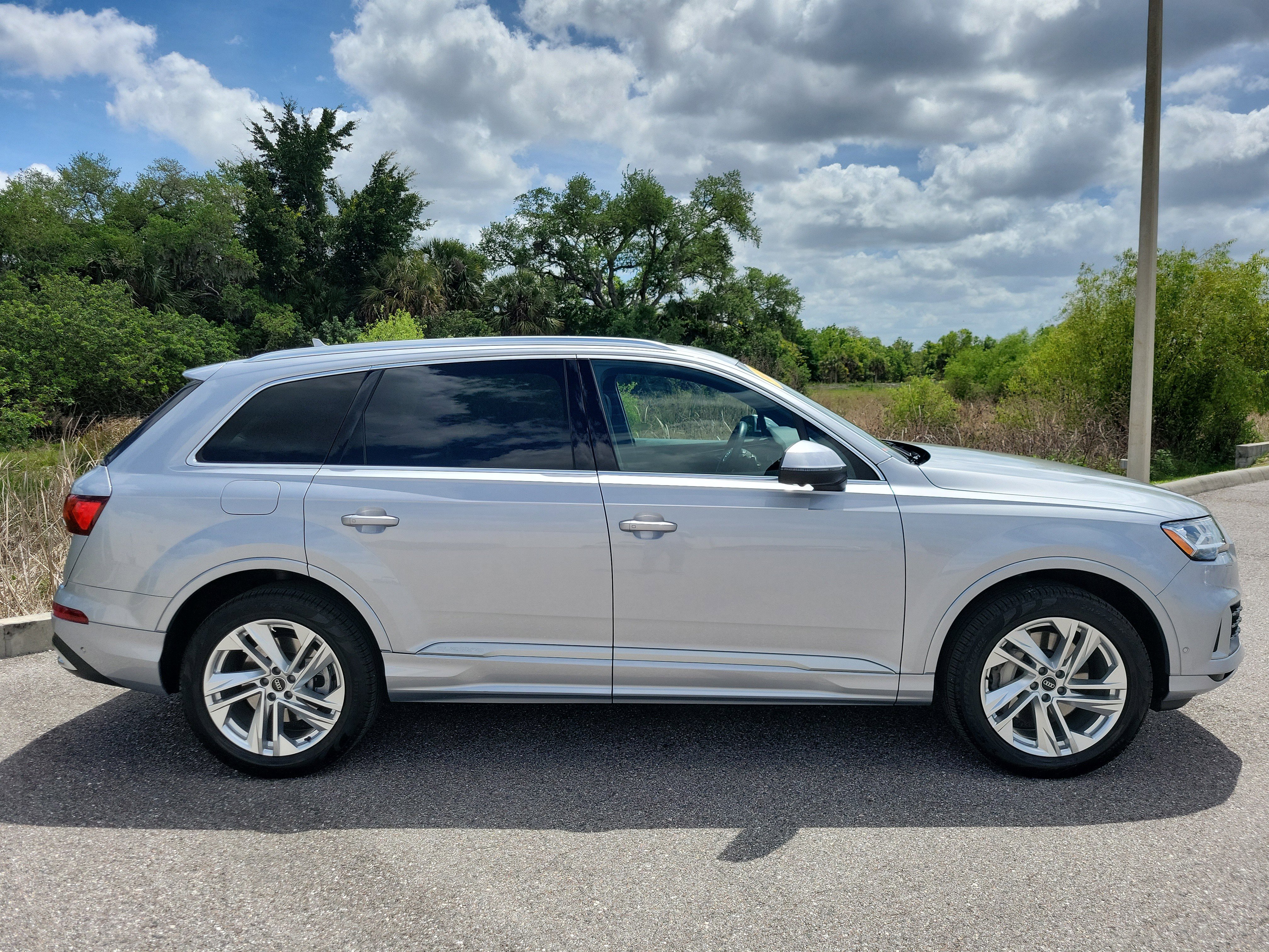 Used 2021 Audi Q7 3.0T Premium Plus AWD/4WD image 3