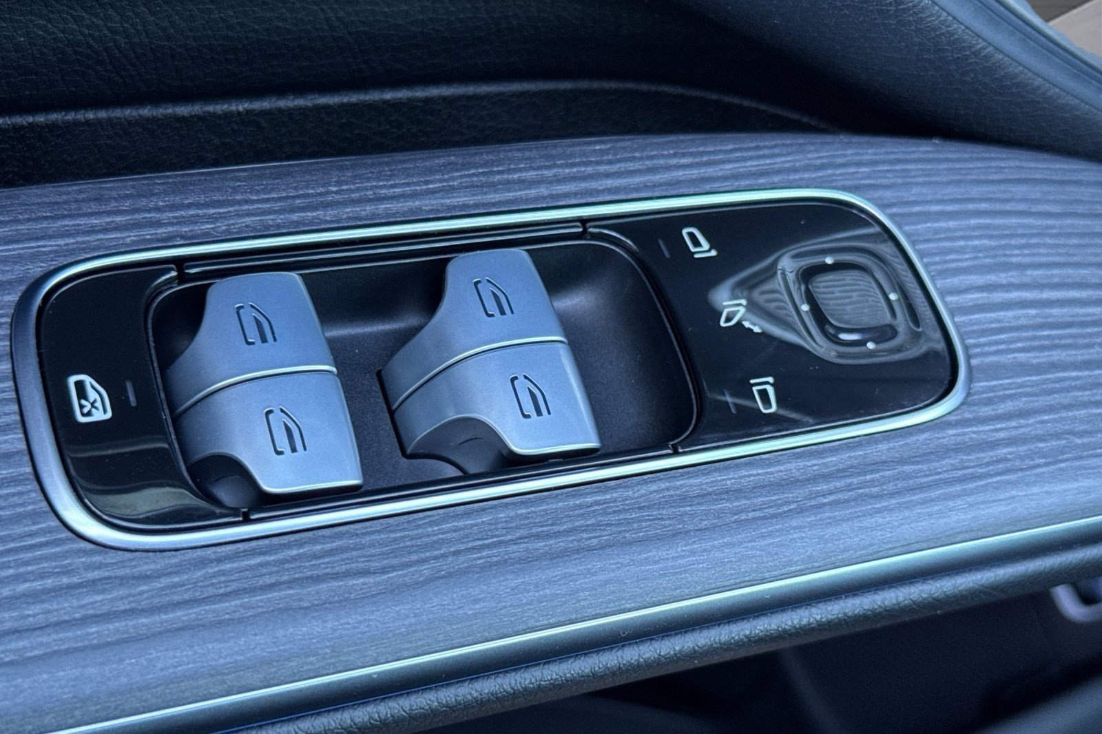 Certified 2023 Mercedes-Benz EQS 450+ 4MATIC SUV image 13