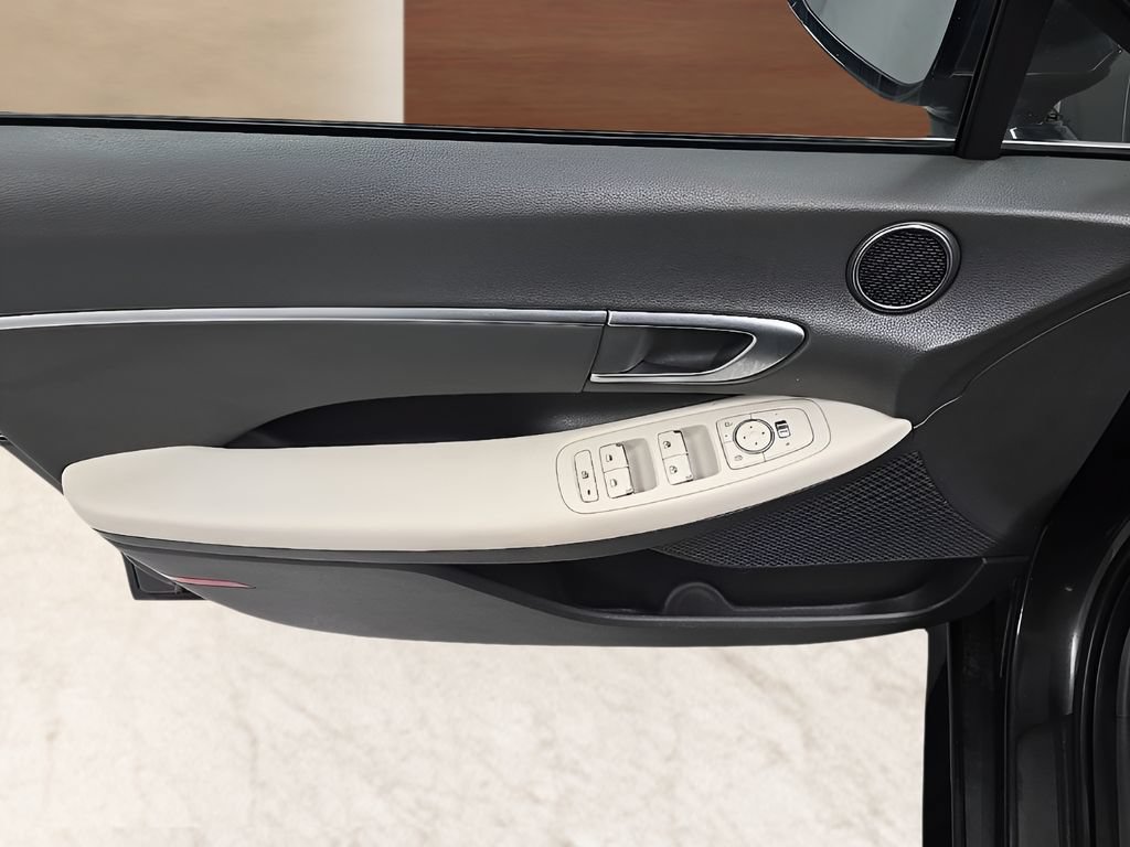 Certified 2025 Hyundai Sonata SEL FWD image 10