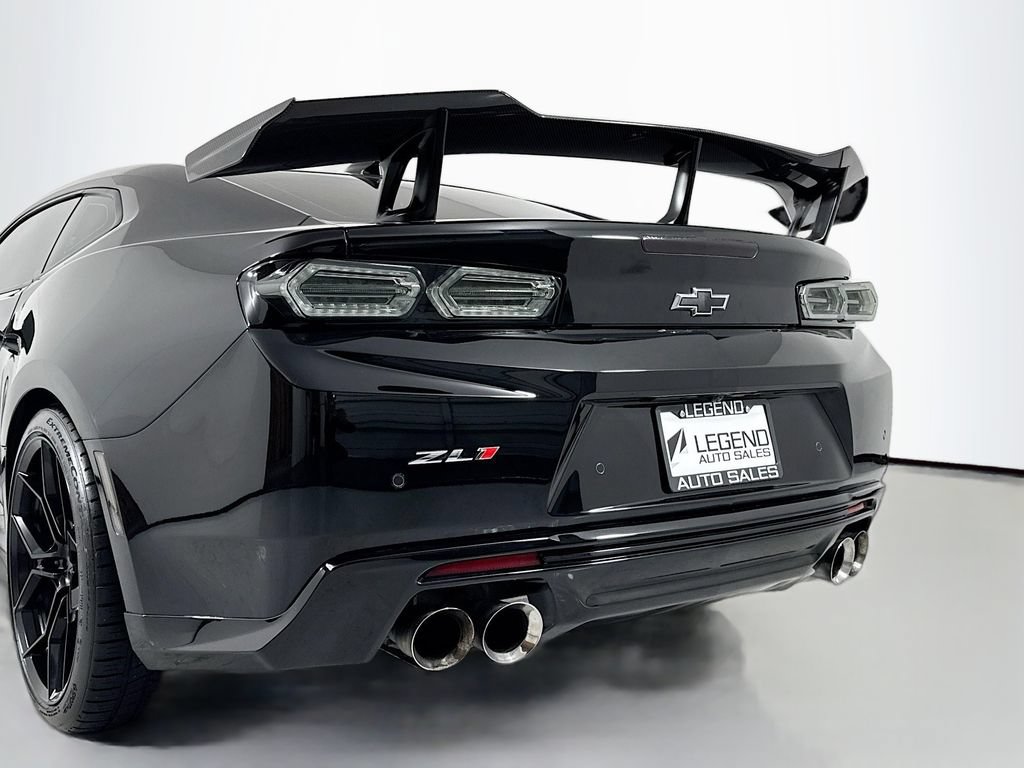 Used 2018 Chevrolet Camaro ZL1 RWD image 9