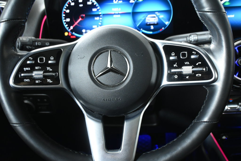 Used 2023 Mercedes-Benz GLB 250 4MATIC image 19