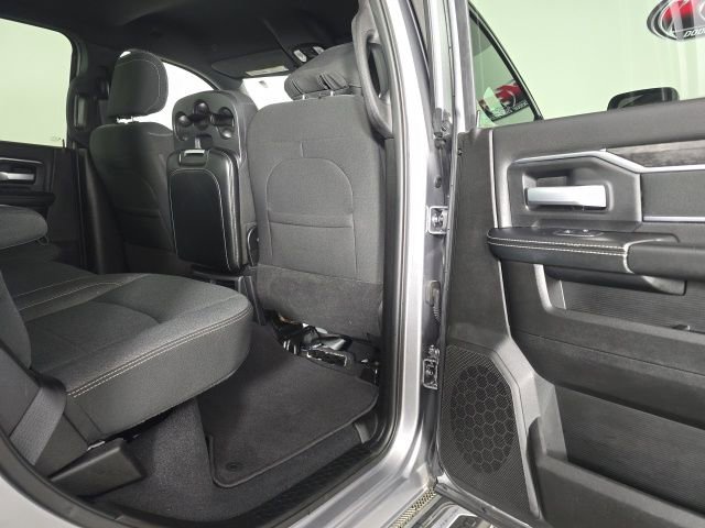 Used 2024 RAM 2500 Big Horn w/ Sport Appearance Package image 28