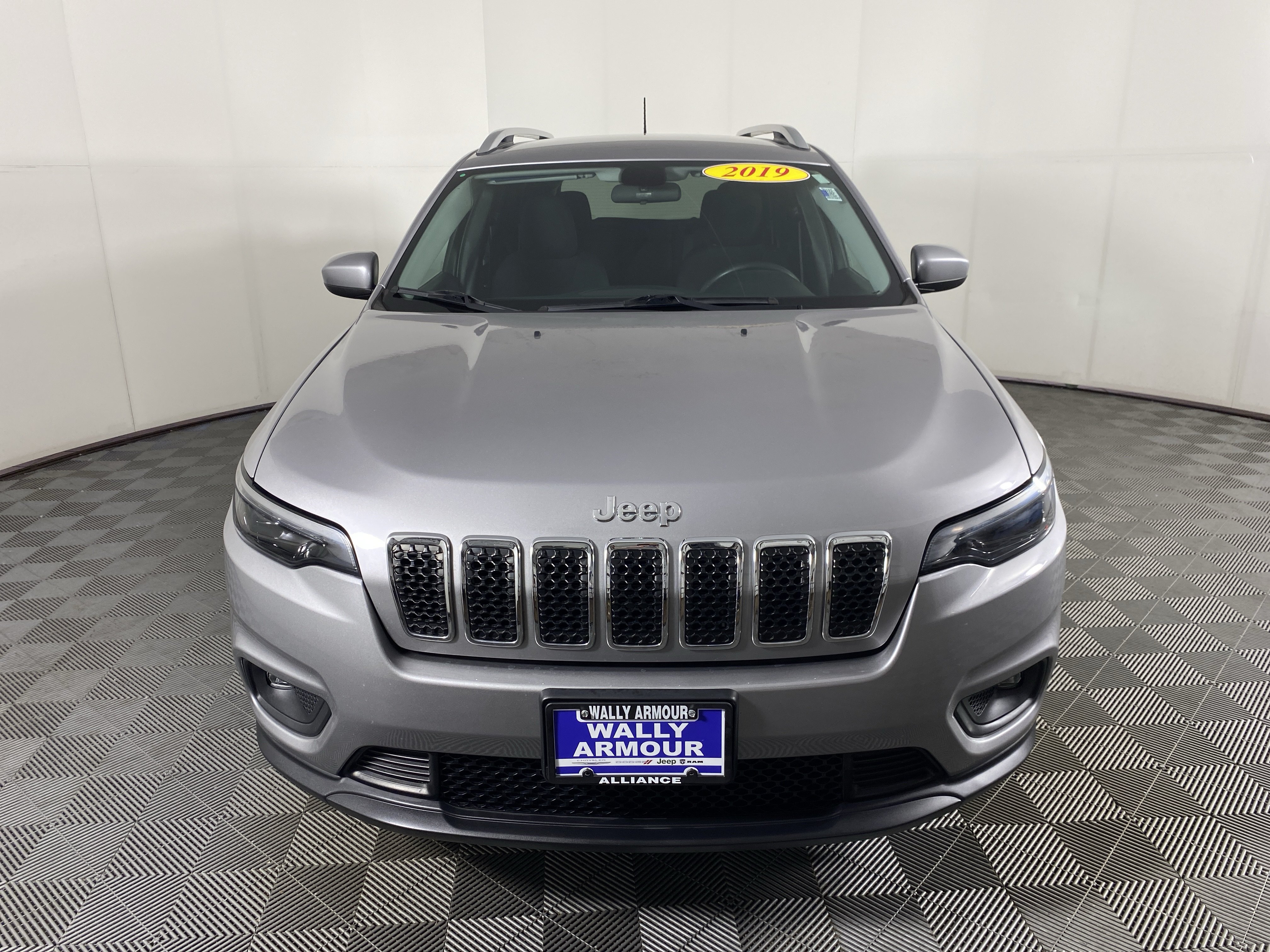 Used 2019 Jeep Cherokee Latitude w/ Popular Appearance Group AWD/4WD image 11
