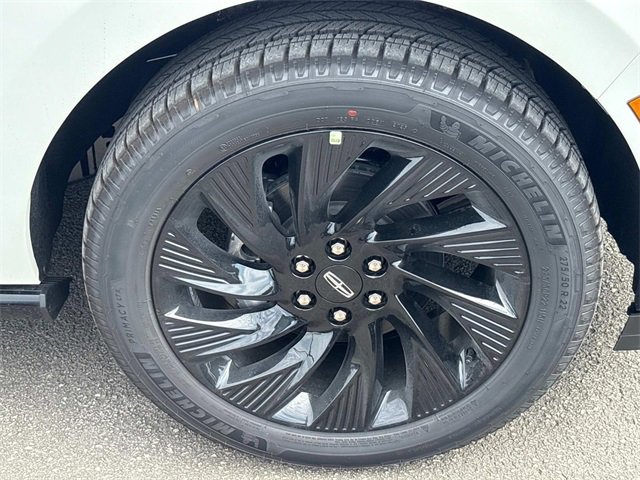 New 2025 Lincoln Navigator Reserve w/ Jet Appearance Package image 9