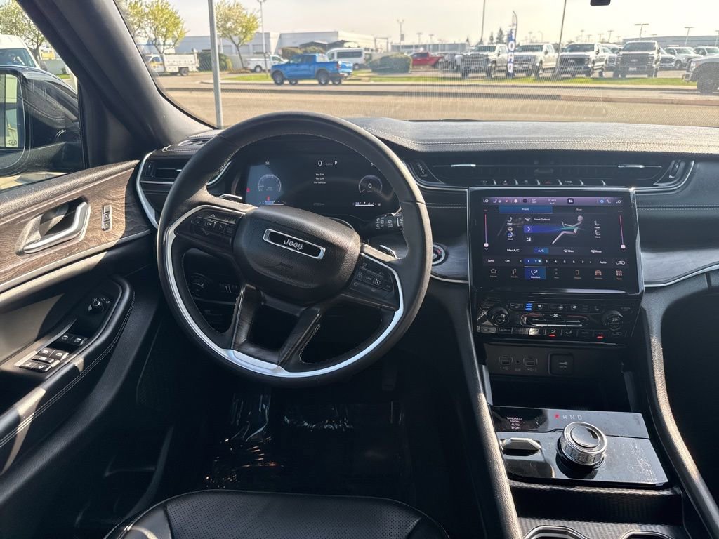 Used 2024 Jeep Grand Cherokee L Limited w/ Luxury Tech Group II image 22