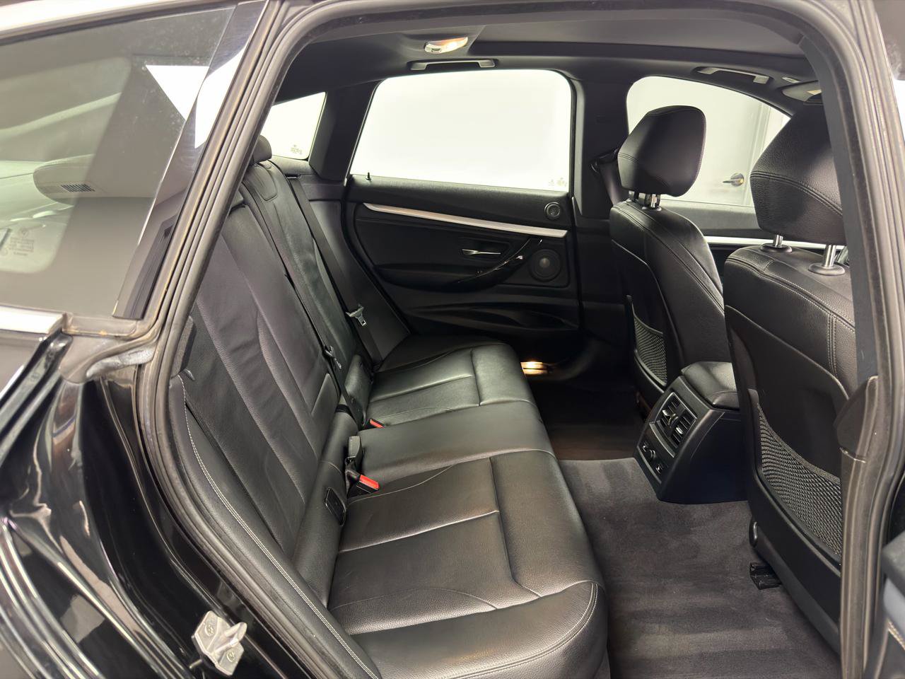 Used 2018 BMW 340i Gran Turismo xDrive AWD/4WD image 31